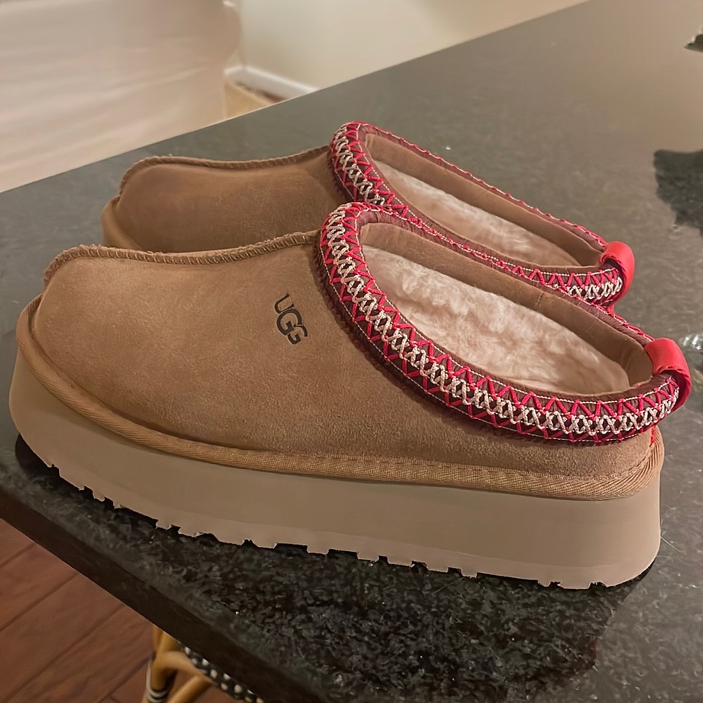 RARE UGG tazz slipper NWT